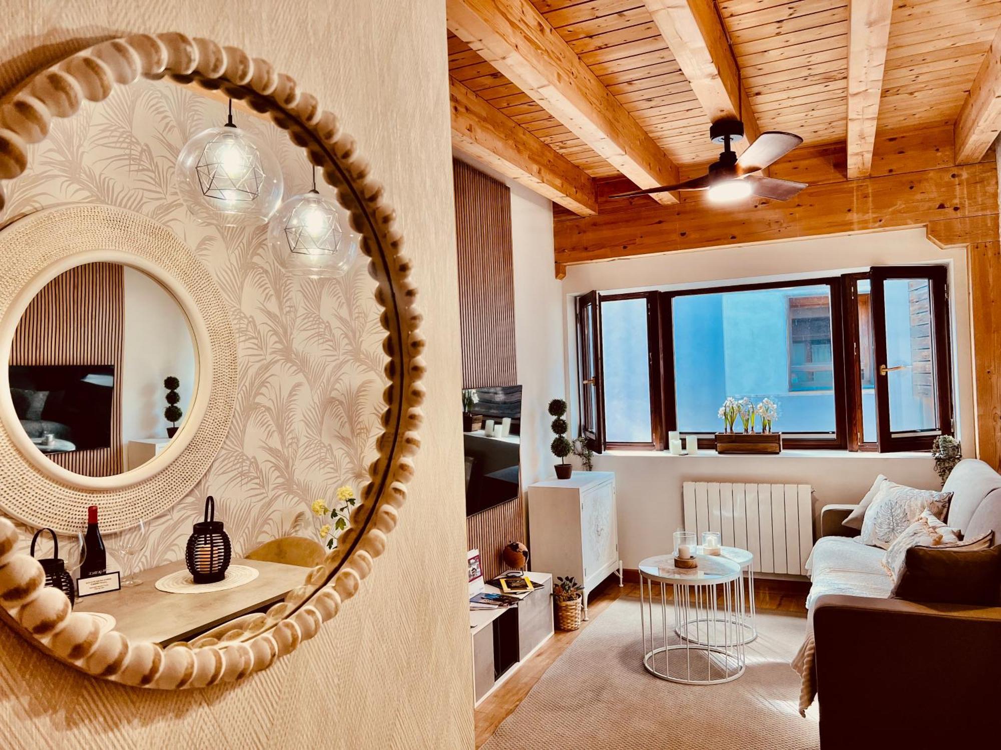 El Capricho De Claudia_ Apartamentos Burgos Catedral Bagian luar foto
