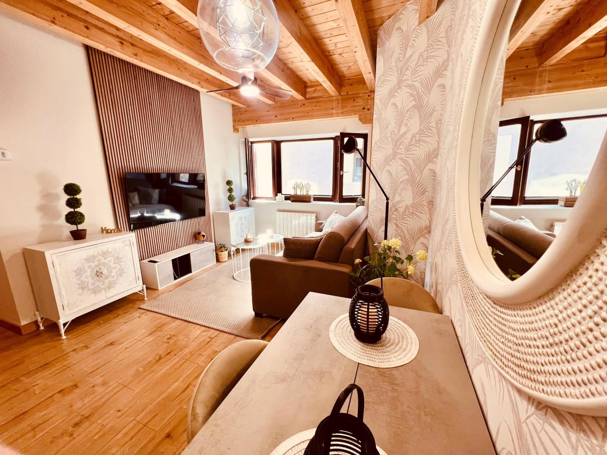 El Capricho De Claudia_ Apartamentos Burgos Catedral Bagian luar foto